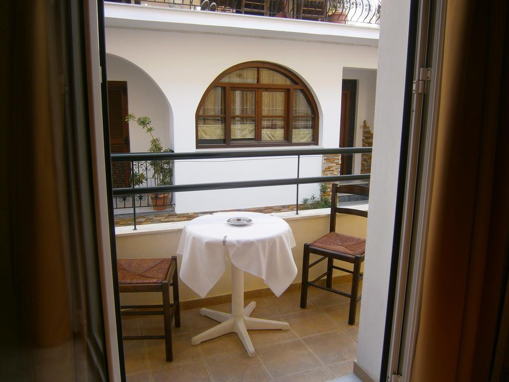 Πανσιόν Χρύσα Ξενοδοχείο Σκιάθος Πόλη Εξωτερικό φωτογραφία